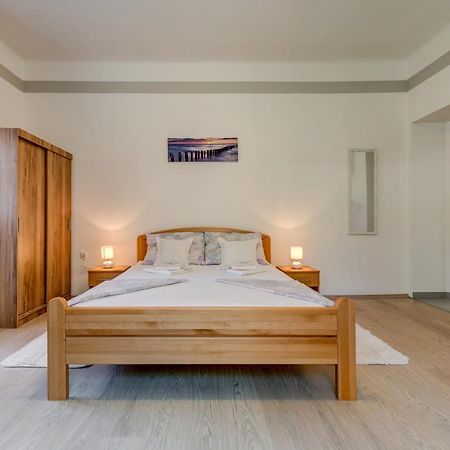 Petite Apartamento Split Exterior foto