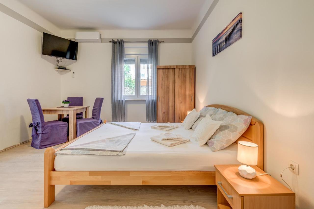 Petite Apartamento Split Exterior foto