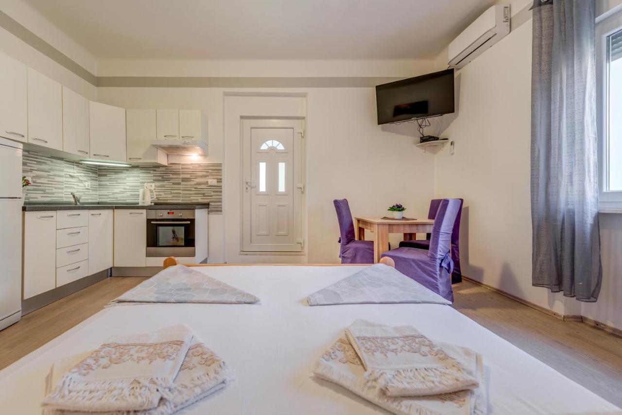 Petite Apartamento Split Exterior foto