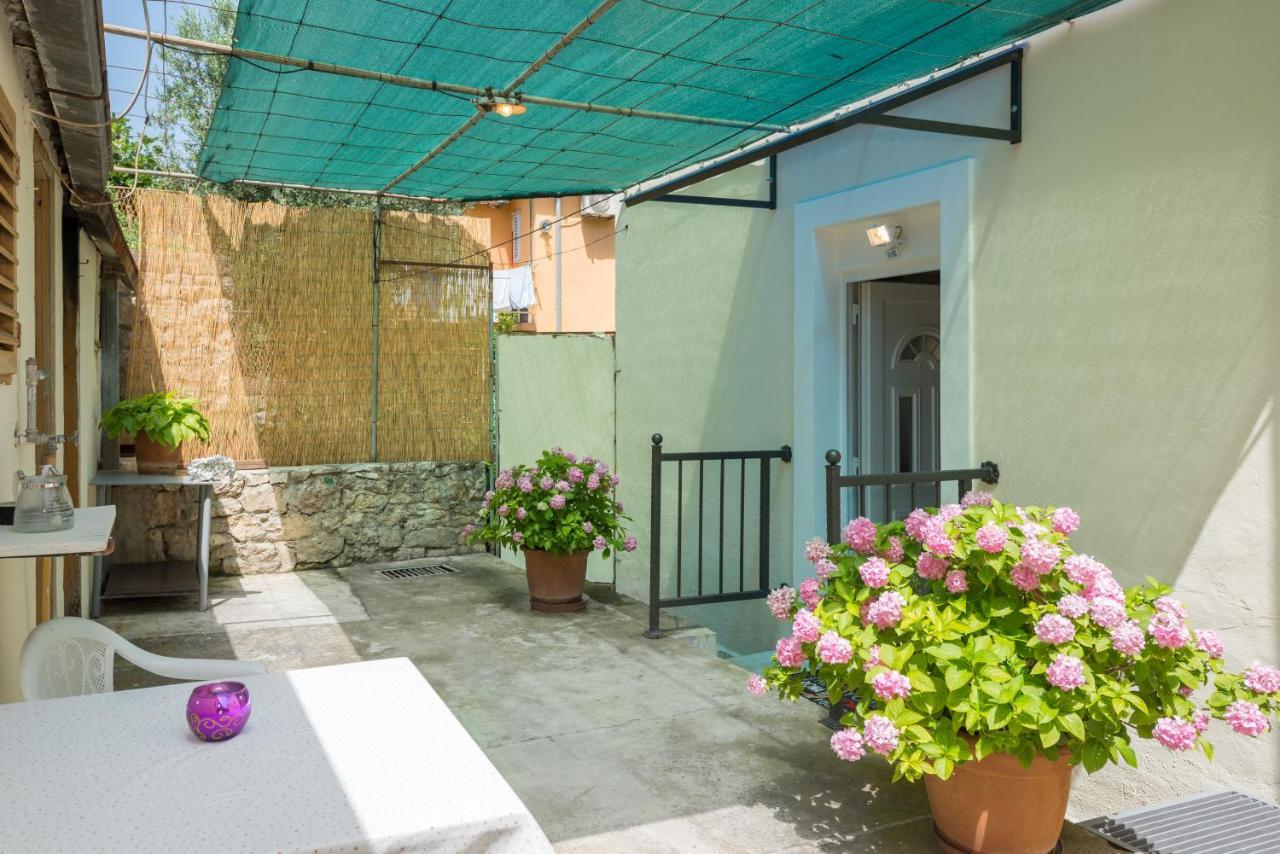 Petite Apartamento Split Exterior foto