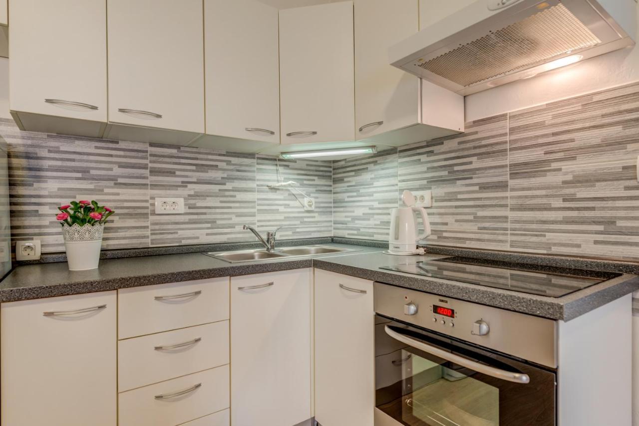Petite Apartamento Split Exterior foto