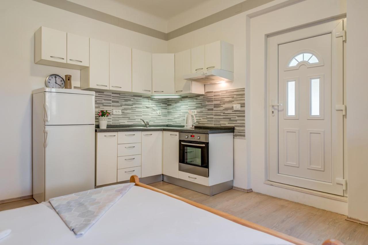 Petite Apartamento Split Exterior foto